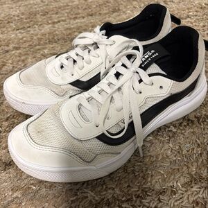 Vans Men's White and Black Casual Sneakers